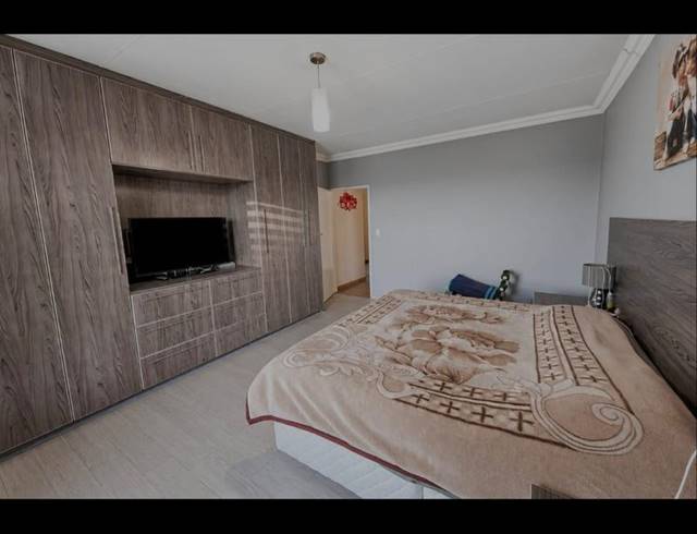 2 BEDROOM APARTMENT FOR SALE IN RYNFIELD